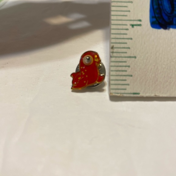 vtg red cardinal Bird Pin Googly eye celluloid pin - Picture 4 of 5